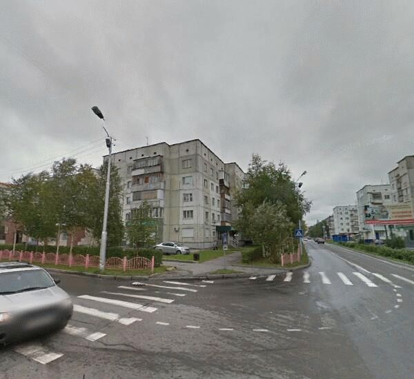 Отделение Ханты-Мансийского Банка по адресу улица Бажова 10